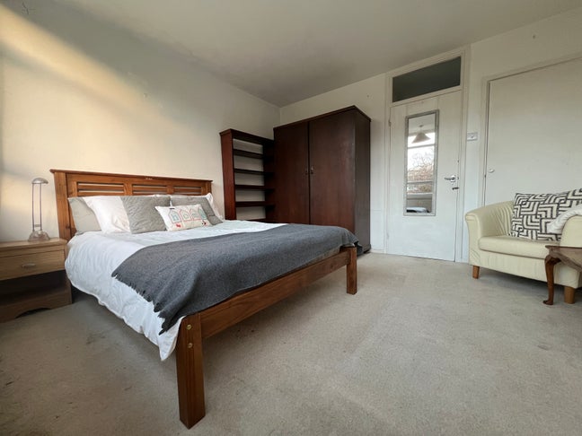 Perfect Large Putney Pad Main Photo