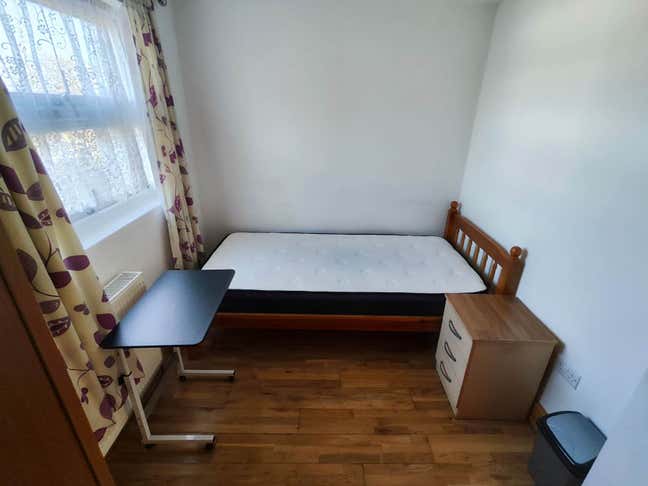 Lovely Single Room in a nice house/all bills inc. Main Photo