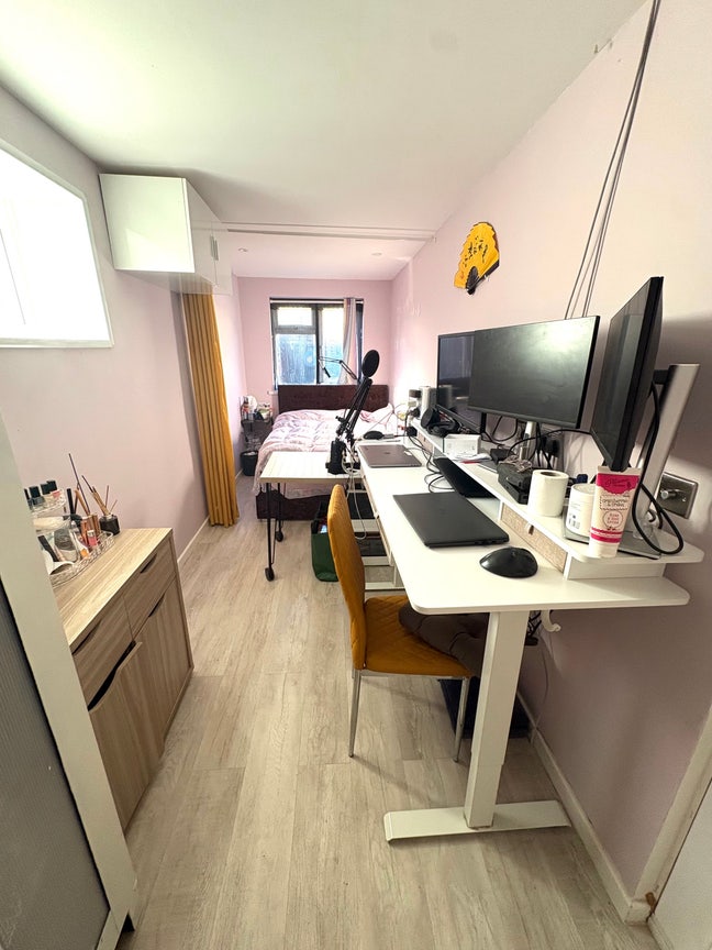 East Zone 2 Double room with own bathroom  Main Photo