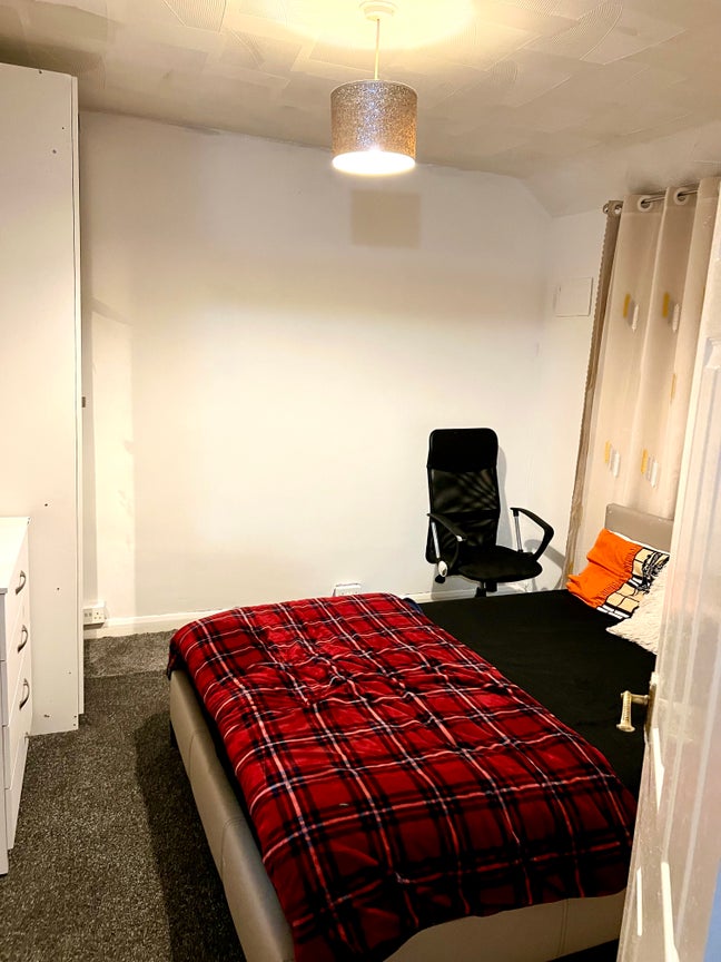 A fully furnished double room for rent Main Photo