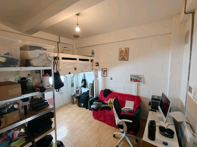 2x Manor House Warehouse Rooms  Main Photo