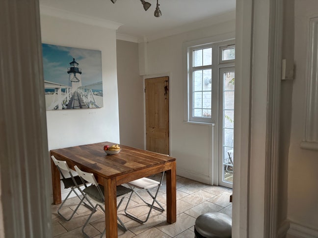 Double room in lovely townhouse Main Photo