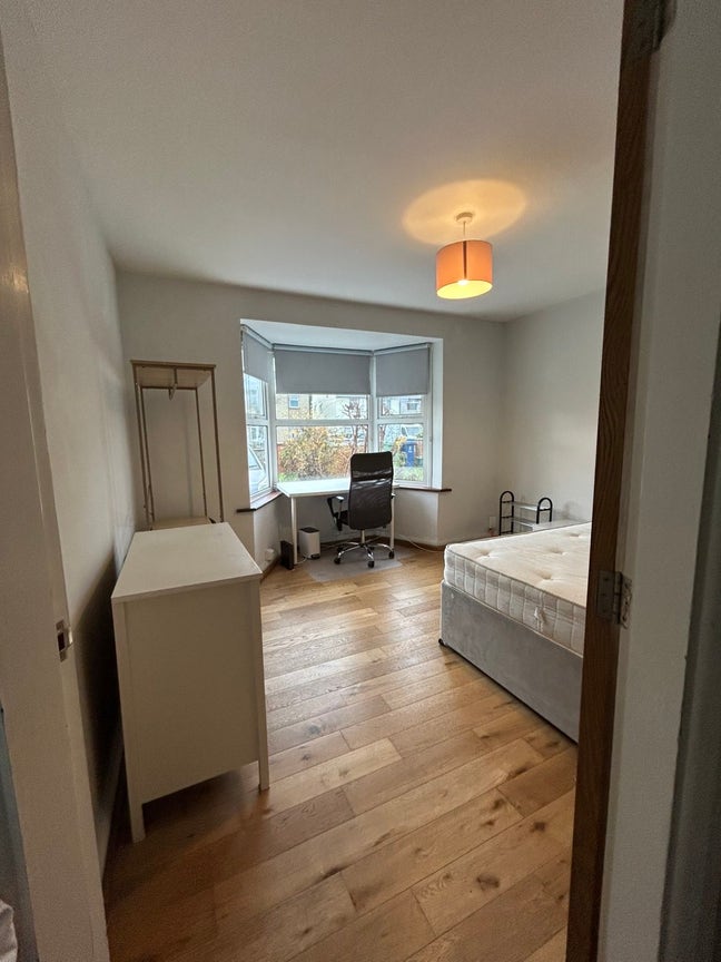 One Room Available (Spacious Double) Main Photo