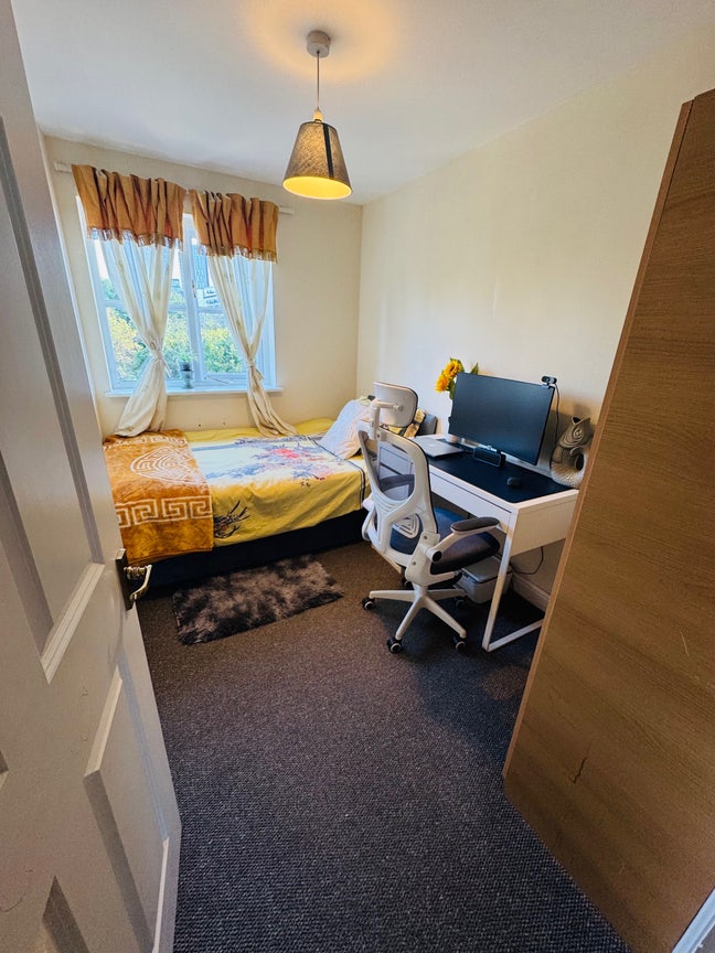 Semi Double Room  Main Photo