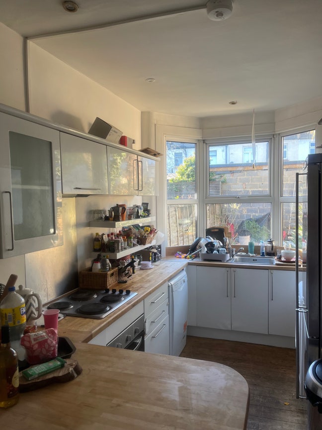 2 rooms in Tottenham home  Main Photo