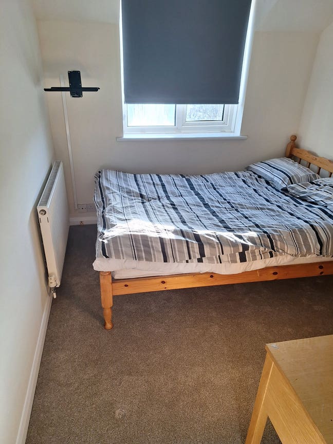 Double room to rent in horndean with ensuite Mon/f Main Photo