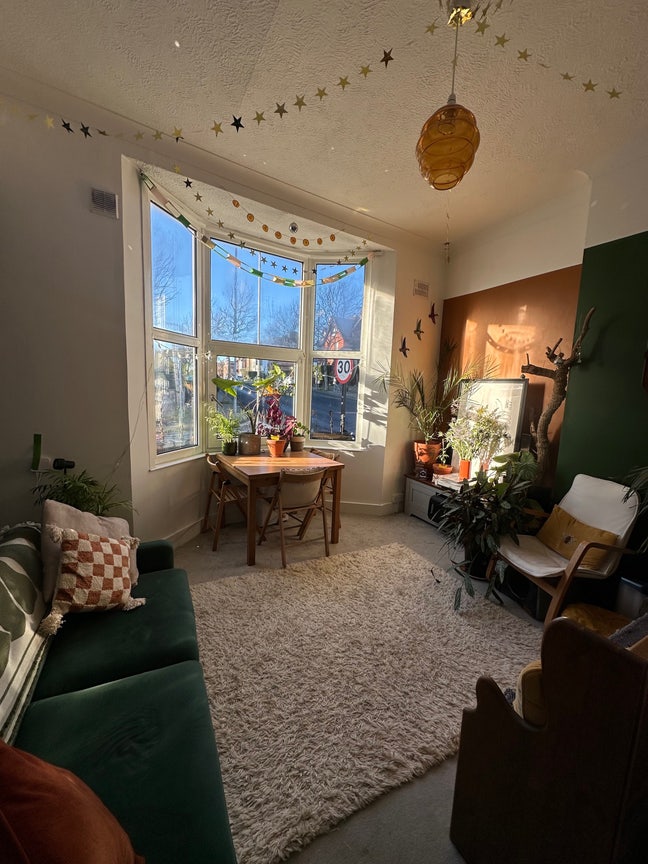 Double room in cozy flat  Main Photo