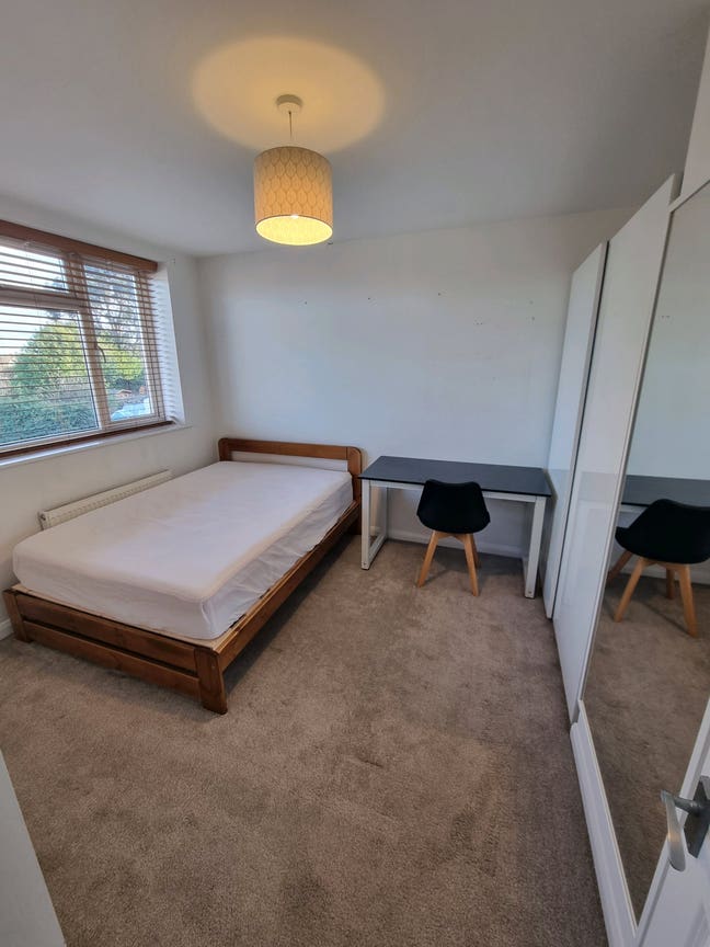 Double Room (Bills Included) Main Photo