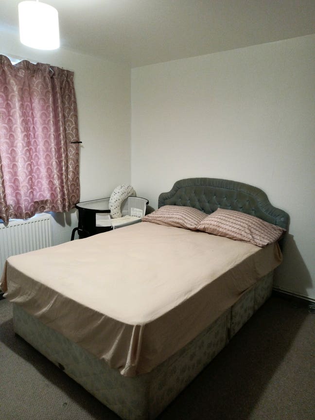 Flat Share  Main Photo