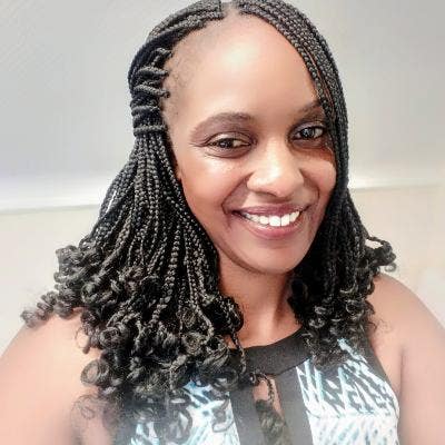 Professional Female seeks a single or double room Main Photo