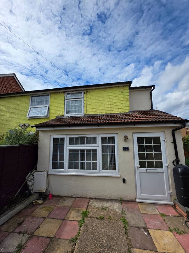 3-Bed, 2-Bath Property Available Now Main Photo