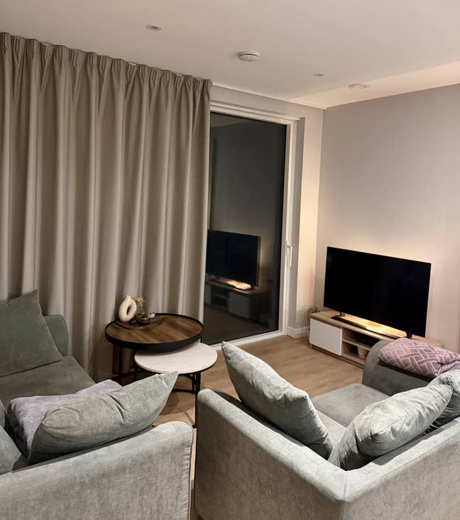 Lovely room to rent in a 2-bed, 2-bath apartment Main Photo