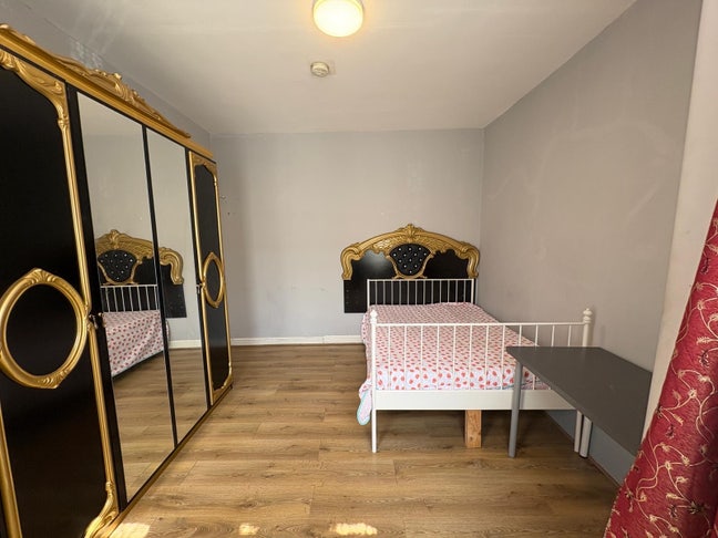 383 Halley road E12 6UB double room neat &clean Main Photo