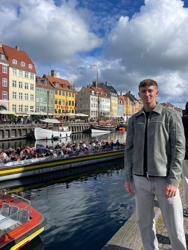 23 year old working professional  Main Photo