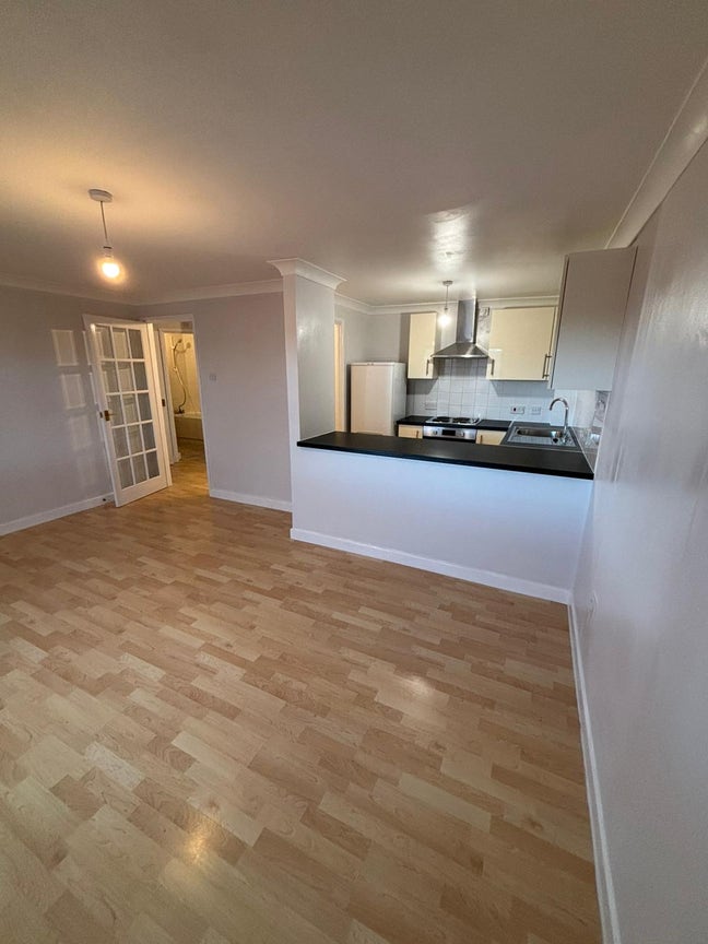 2 bedroom flat, available for rent. Main Photo