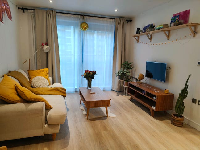 Small double at lovely Docklands Main Photo