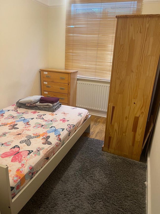 Room available to rent in Croydon  Main Photo