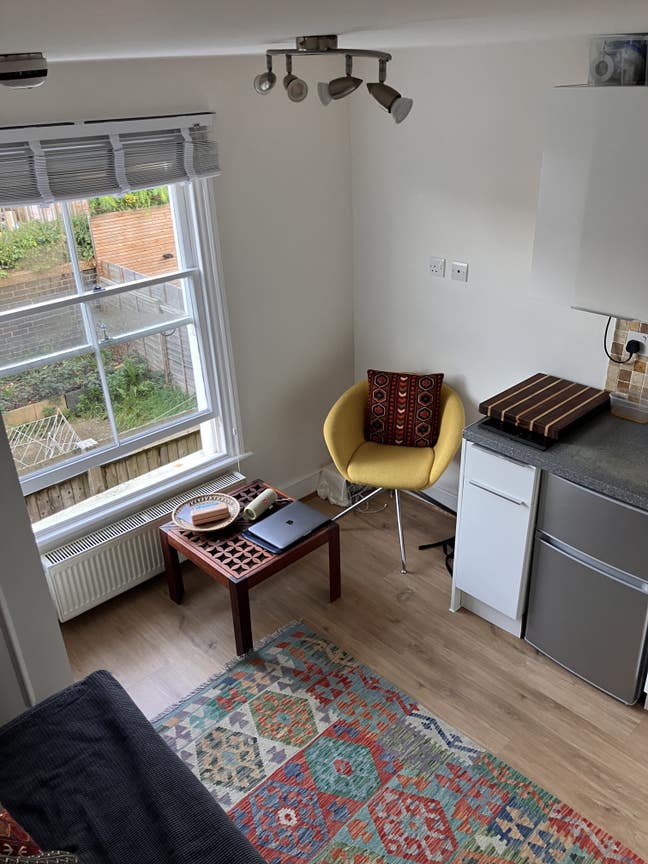 Sublet Small Studio Flat Near Stokey Main Photo