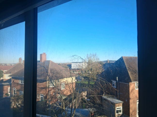 Two bright big rooms available in Lee Main Photo