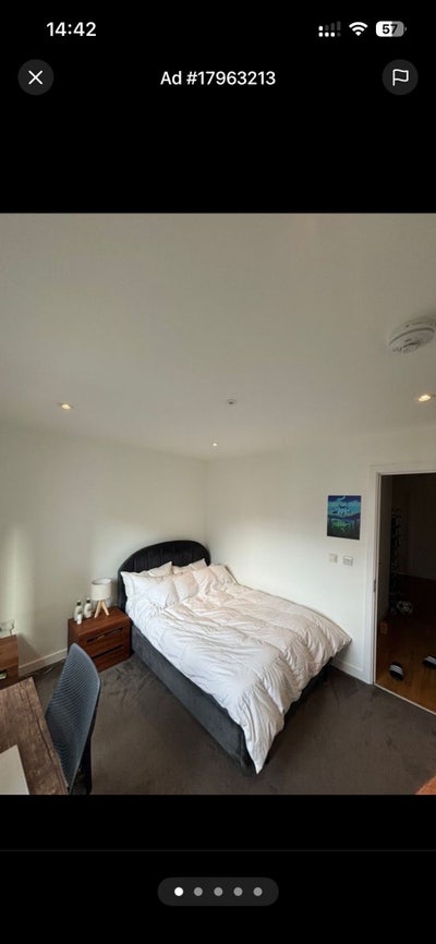 Room in East Village Main Photo