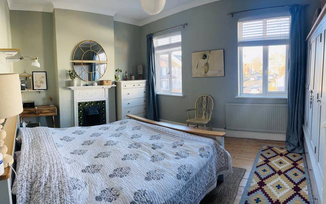 Stunning, large double room available 1st March Main Photo