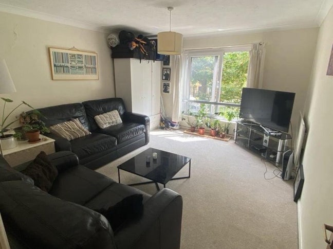 3-Bed House Wapping / Working professional ideal Main Photo