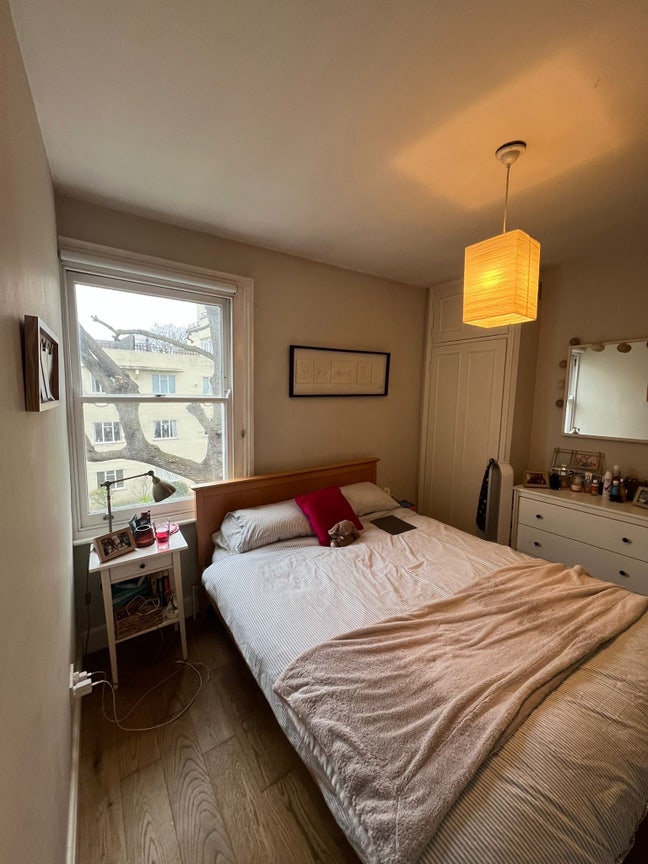 Gorgeous double room available in Clapham South Main Photo