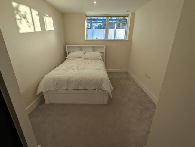 Double Room Available in Modern Leyton Flat Main Photo