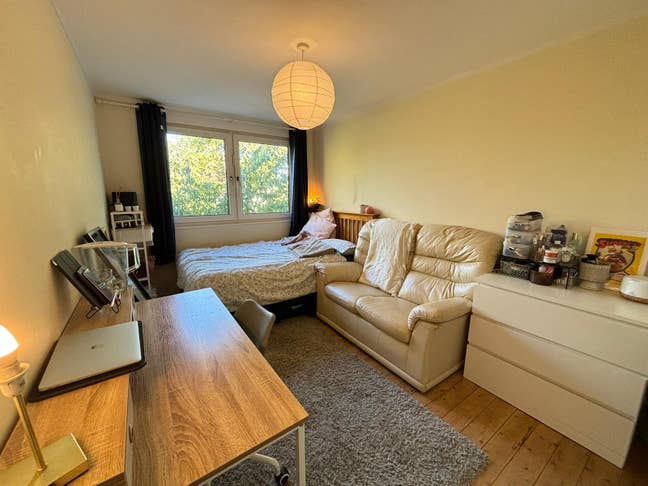 A lovely double room at new cross gate to let  Main Photo