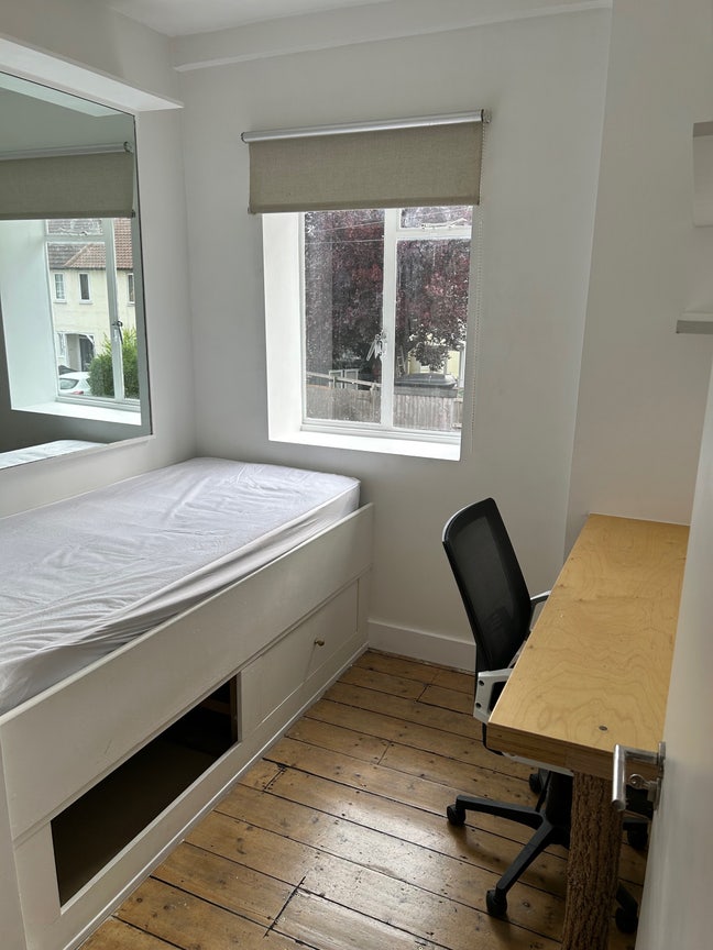 Lovely furnished Single Room &pound;690 inc All  Bills Main Photo