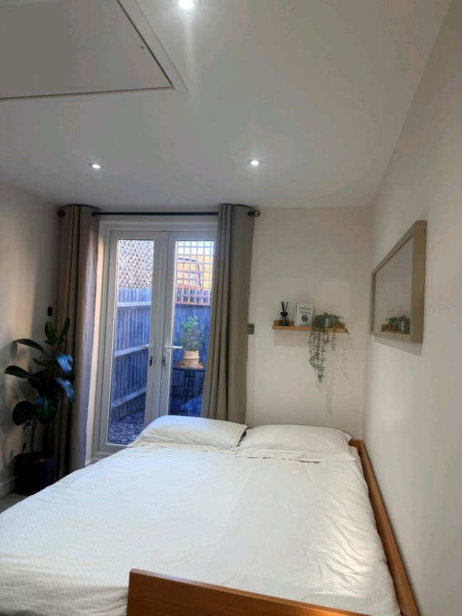 Newly Converted studio with private garden Main Photo