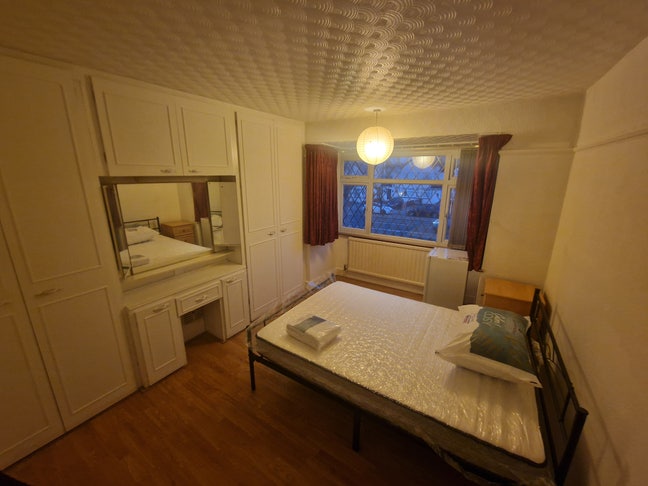 Two Newly Furnished Double Rooms – &pound;900 PCM Each Main Photo