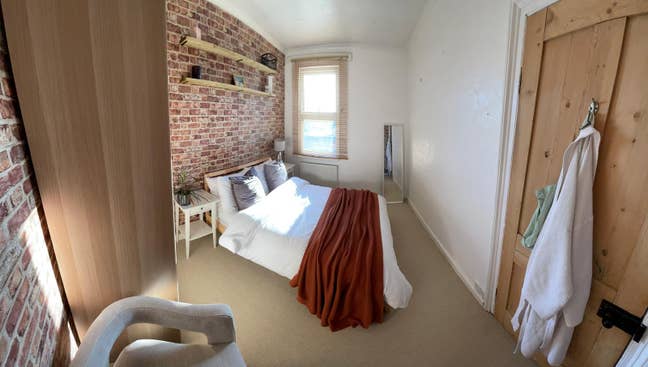 Newly decorated room in shared house Main Photo