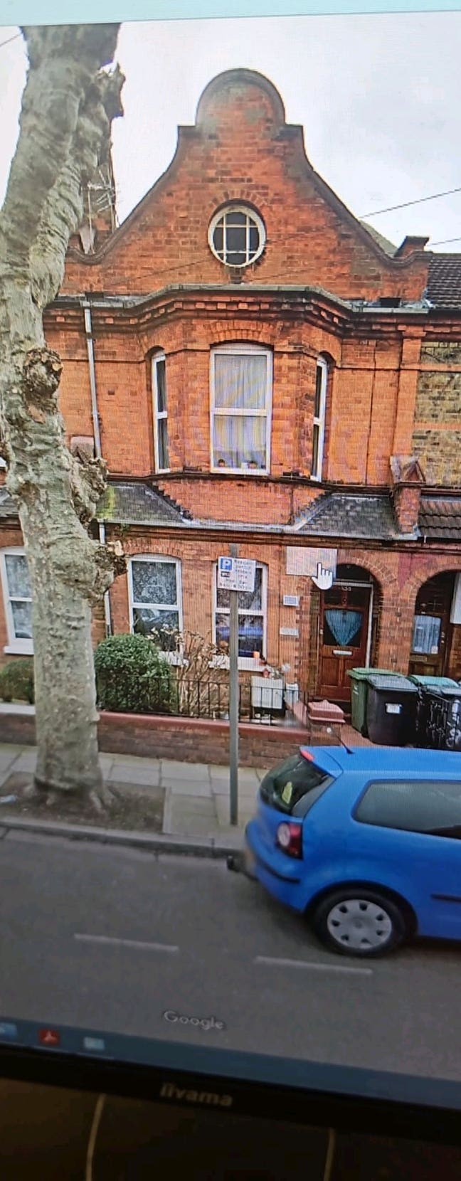 Beautifully Refurbished Three-Bedroom Home with Ga Main Photo