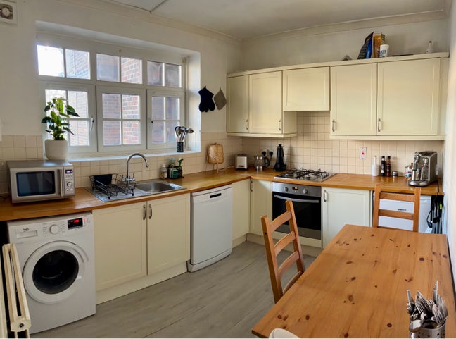 Near Battersea Power Station (Amazing Location) Main Photo