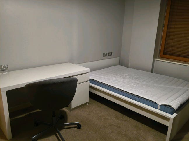 ENSUITE Spacious Double Room Bristol BS2 Main Photo