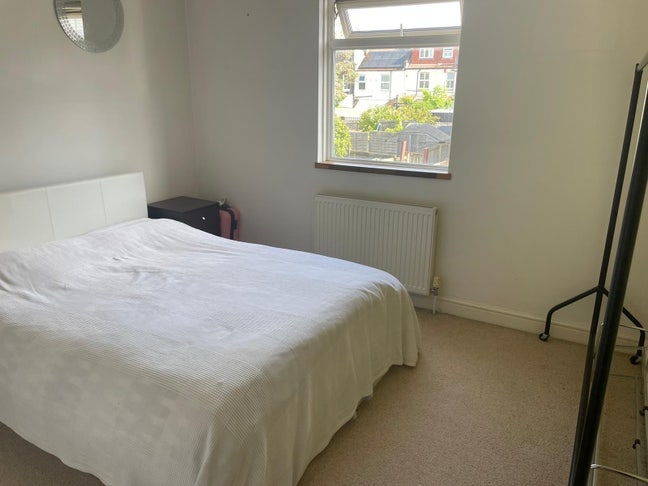 Big Bold Beautiful Room Main Photo