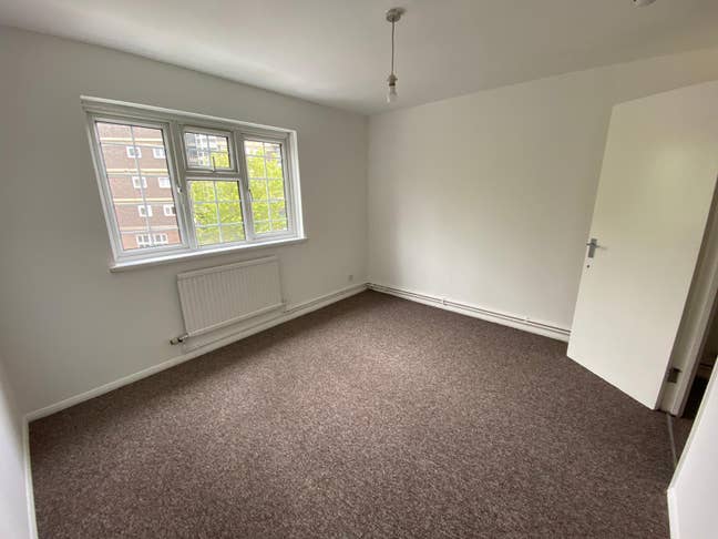 Spacious Rooms in Central E1 🏙️🛏️ Main Photo