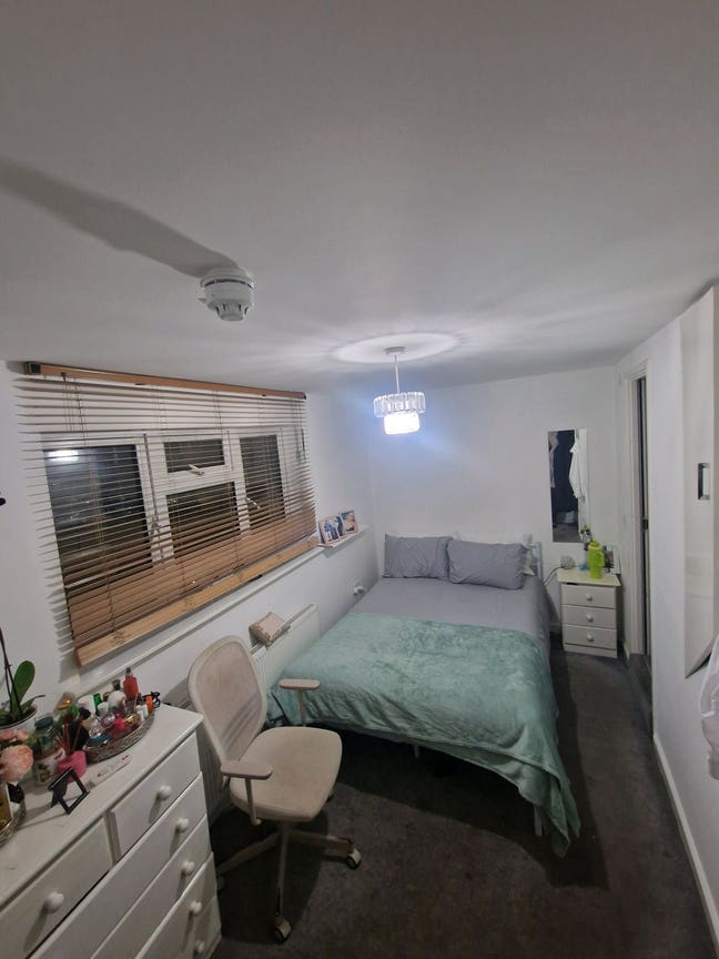 Double Room with Ensuite Main Photo