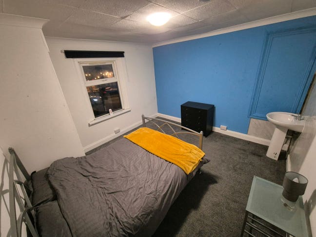 🔥Large Room - Great Location🔥 Main Photo