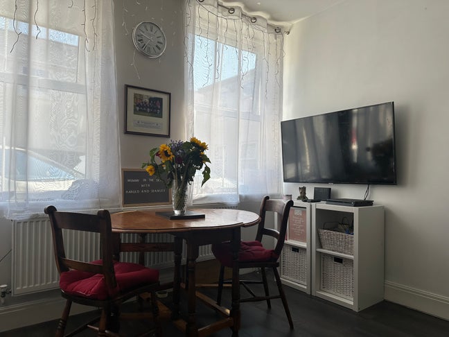 Double room, lovely house in a gated development  Main Photo