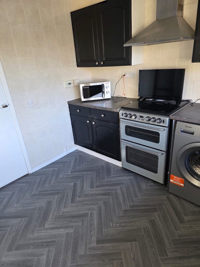 4 Spacious Double Rooms to Rent  Main Photo