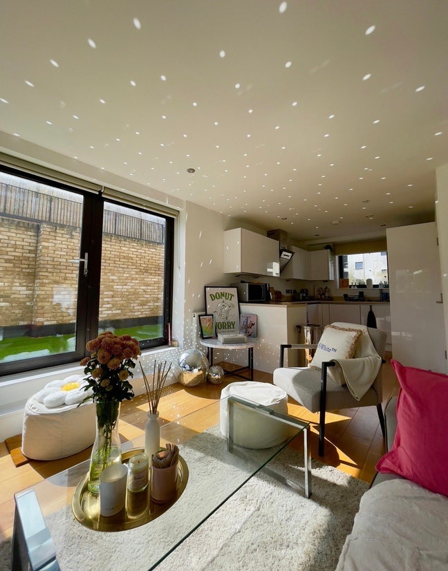 2 double rooms in Bow 6 month tenancy  Main Photo