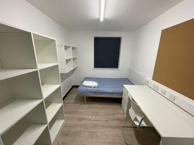 Single room, tenancy takeover  Main Photo