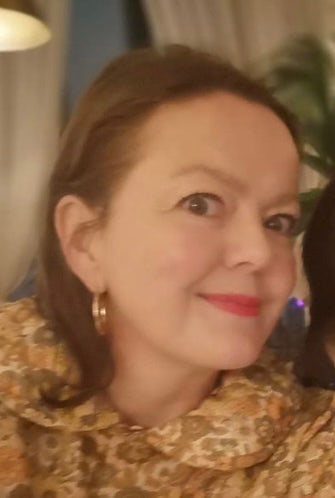 Professional female looking for a room Main Photo