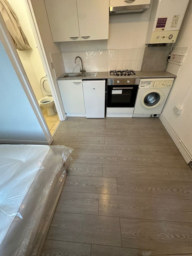 Modern Studio Flat N15 - Best Price in the Area! Main Photo