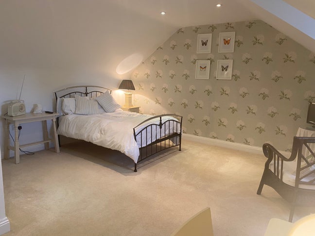 Very Large Double En Suite Room Main Photo