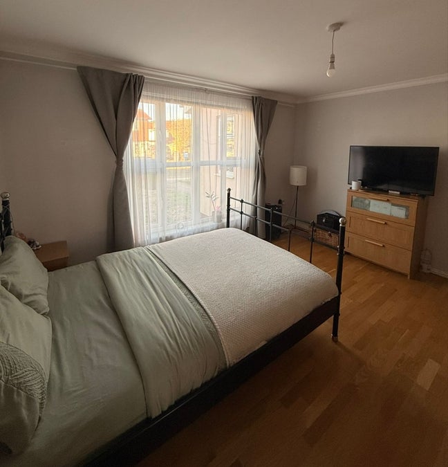 Double Room In Brent Cross, NW2! All Bills Incl. Main Photo