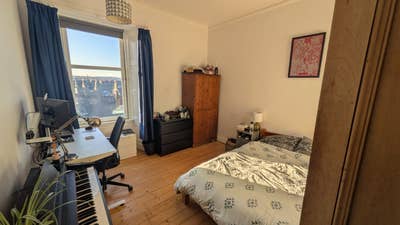 Spacious double room in two bedroom flat Main Photo