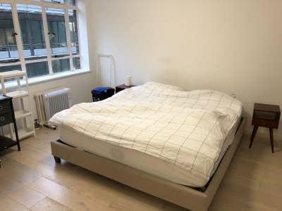  Spacious and bright room in the heart of London Main Photo